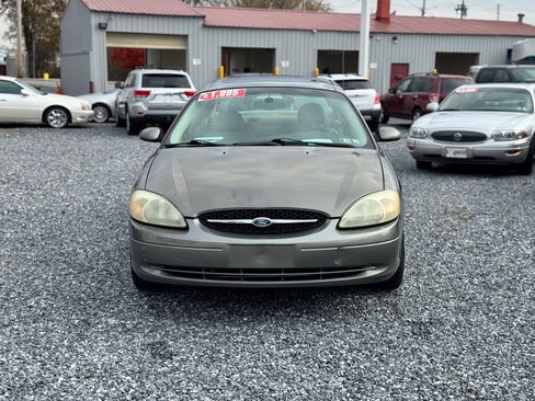 Used 2002 Ford Taurus SEL image 2