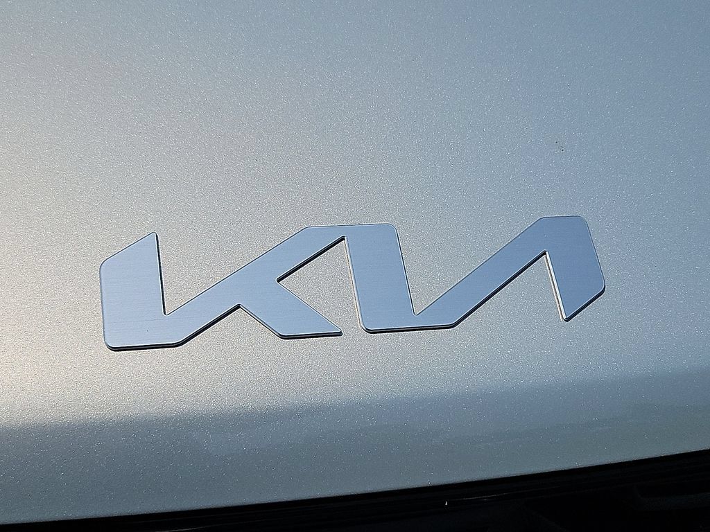Certified 2026 Kia Sorento LX FWD image 30