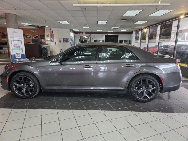 Used 2023 Chrysler 300 S RWD image 3