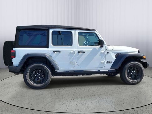 Used 2021 Jeep Wrangler Unlimited Sport AWD/4WD image 3