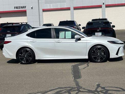 Used 2026 Toyota Camry XSE w/ Premium Plus Package image 3