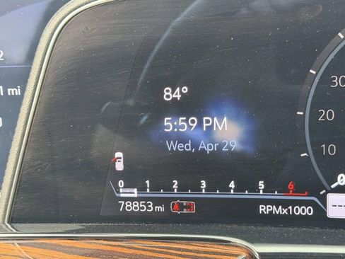 Used 2023 Cadillac Escalade ESV Premium Luxury AWD/4WD image 31