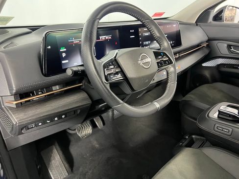 Used 2023 Nissan Ariya AWD image 15