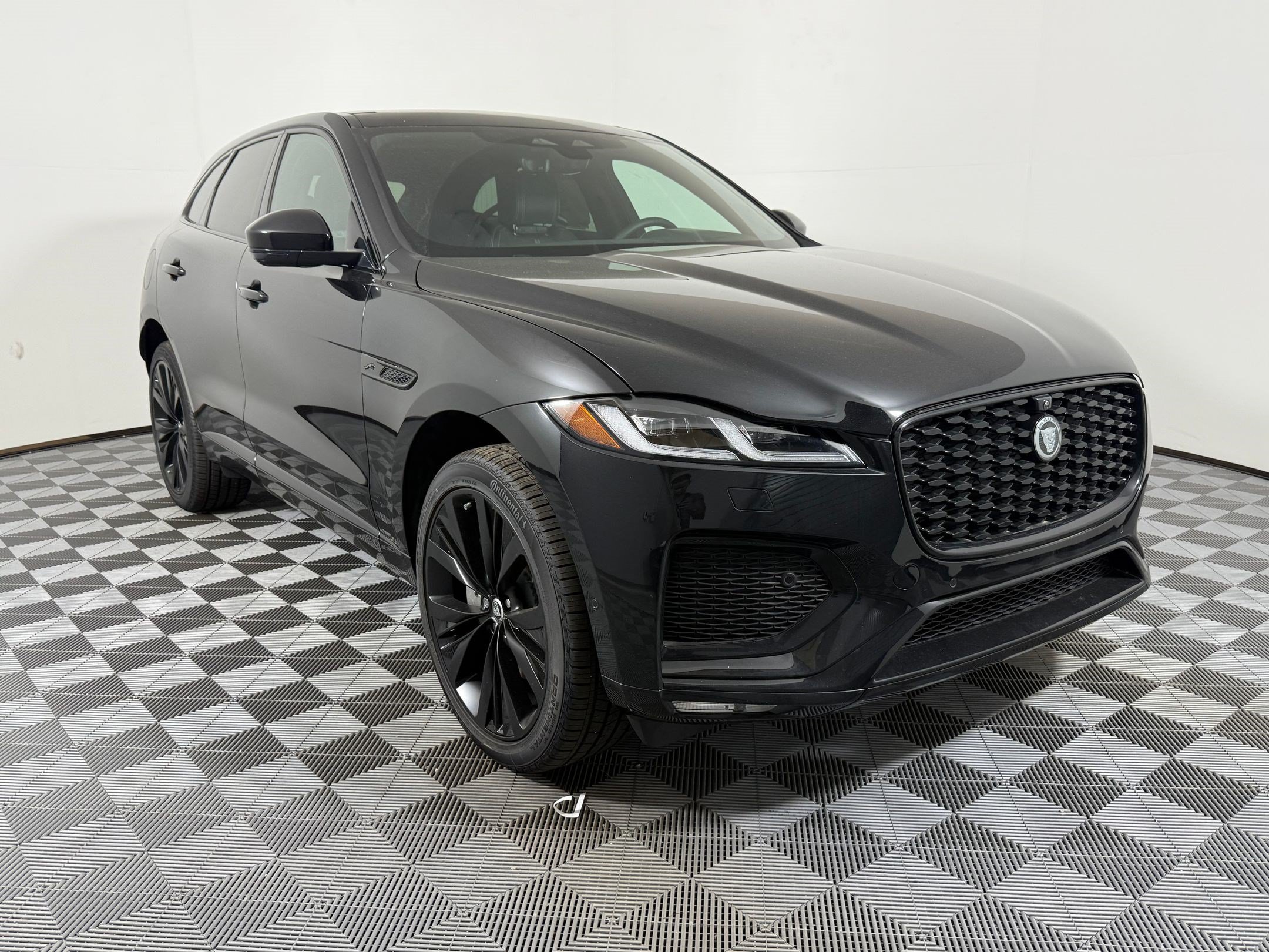 New 2026 Jaguar F-PACE R-Dynamic S AWD/4WD image 7