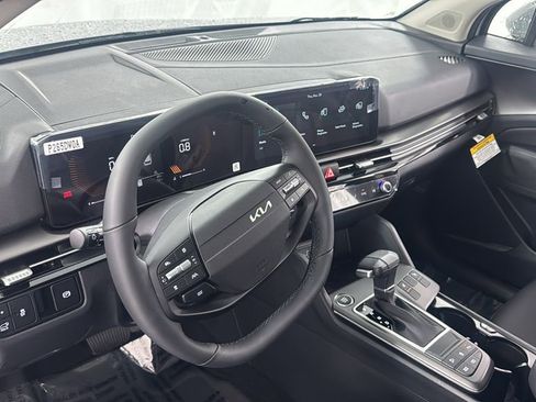 New 2026 Kia Sportage EX image 36