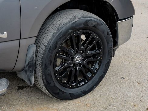 Used 2017 Nissan Titan SL AWD/4WD image 60