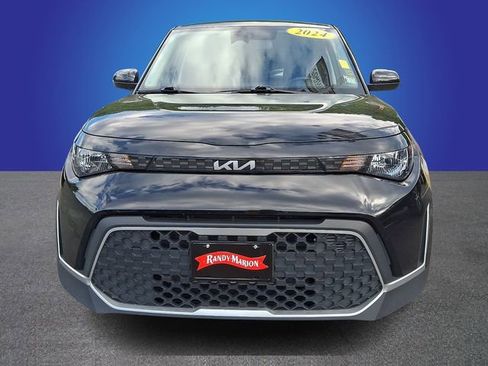 Used 2024 Kia Soul LX w/ Option Group 015 FWD image 2