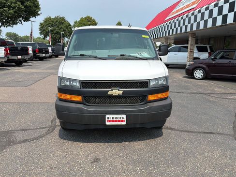 Used 2022 Chevrolet Express 2500 LS RWD image 2