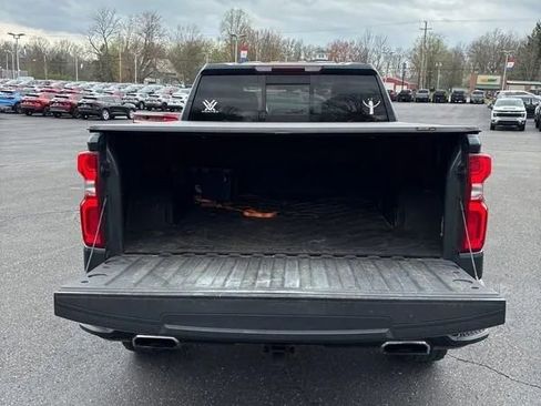 Used 2021 Chevrolet Silverado 1500 LT Trail Boss w/ Convenience Package II image 16