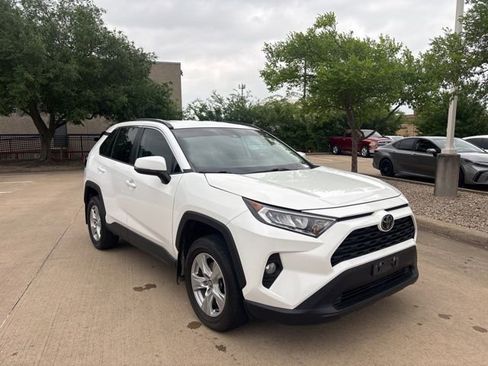 Used 2021 Toyota RAV4 XLE w/ XLE Grade Weather Package image 3