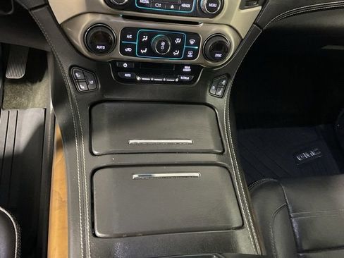 Used 2018 GMC Yukon Denali w/ Open Road Package AWD/4WD image 32