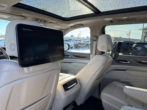 Used 2024 Cadillac Escalade ESV Sport Platinum AWD/4WD image 38