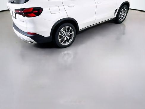New 2026 BMW X5 xDrive50e image 7