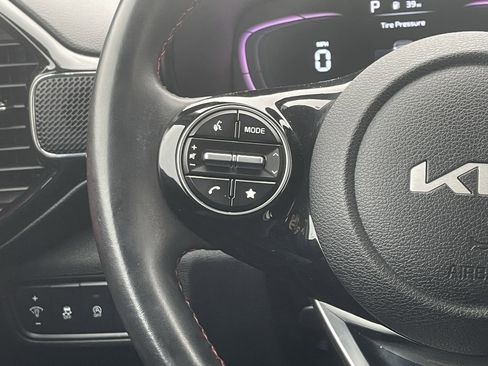 Certified 2023 Kia Soul GT-Line image 18