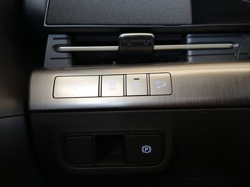 Used 2025 Hyundai Kona SE FWD image 22