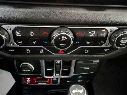 Used 2025 Jeep Wrangler Unlimited Sport AWD/4WD image 28