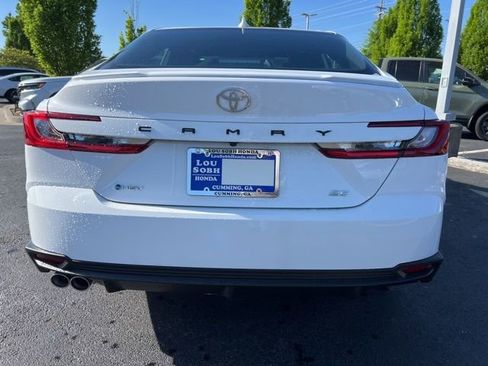 Used 2026 Toyota Camry SE image 7