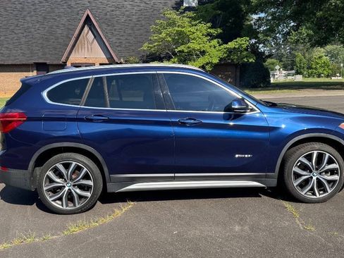 Used 2017 BMW X1 sDrive28i FWD image 9