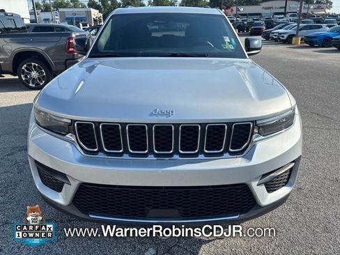 Used 2024 Jeep Grand Cherokee Laredo w/ Trailer Tow Package AWD/4WD image 2