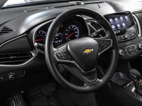 Used 2025 Chevrolet Malibu RS FWD image 33