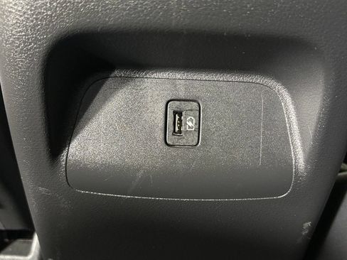 Used 2024 Nissan Sentra SV FWD image 33
