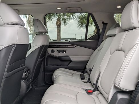 New 2025 Honda Pilot Touring image 14