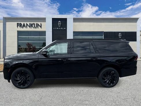 New 2026 Lincoln Navigator L Reserve AWD/4WD image 4