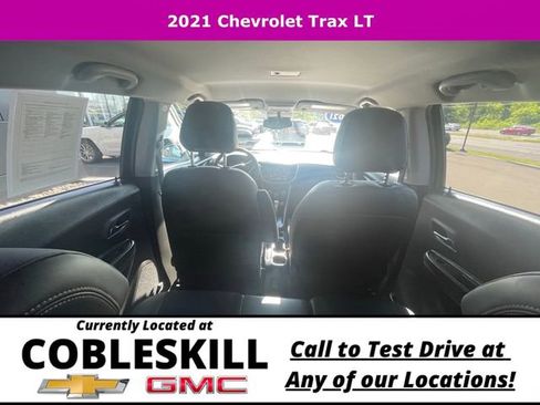 Used 2021 Chevrolet Trax LT w/ LT Convenience Package image 13