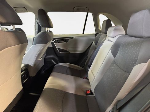 Used 2020 Toyota RAV4 XLE image 24