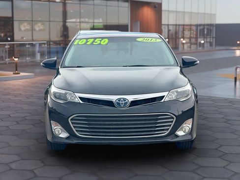 Used 2013 Toyota Avalon Limited w/ Technology Pkg FWD image 2