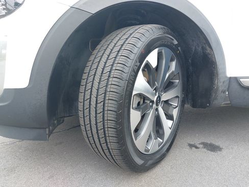 Used 2020 Kia Telluride S w/ S 8 Passenger Seating Package FWD image 32