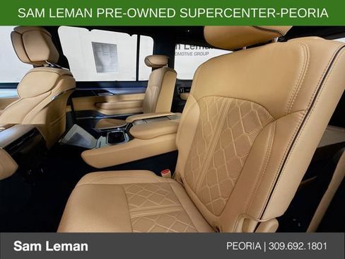 Used 2023 Jeep Grand Wagoneer Series III AWD/4WD image 26