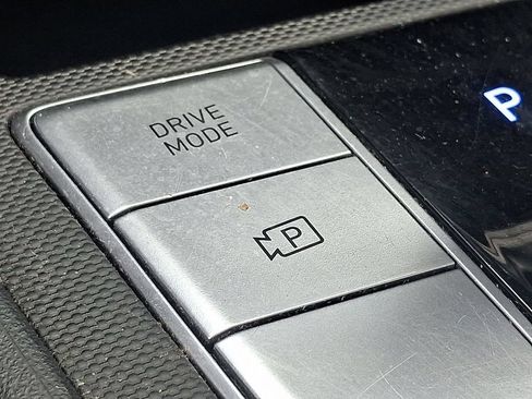 Used 2023 Hyundai Elantra SEL FWD image 25
