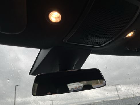 Used 2020 Tesla Model S Long Range Plus image 22