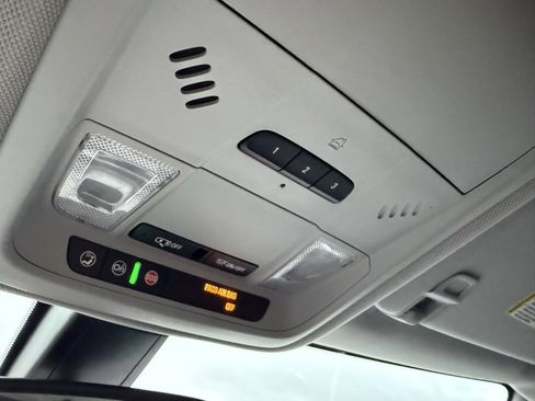 Used 2019 Chevrolet Blazer LT image 10