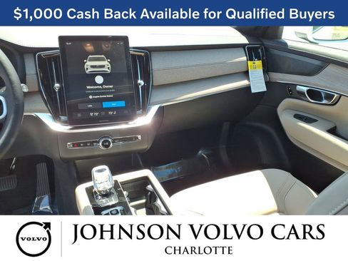 New 2026 Volvo XC90 T8 Plus w/ Protection Package Premier AWD/4WD image 9