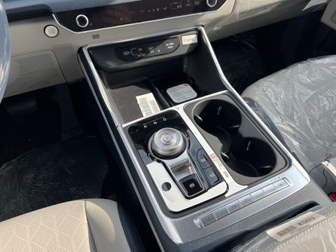 New 2026 Kia Carnival EX FWD image 15