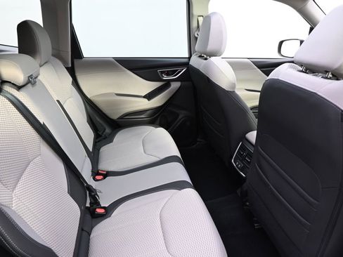 Used 2021 Subaru Forester Premium image 18