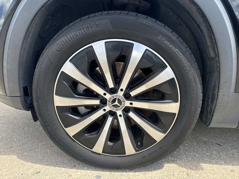 Used 2022 Mercedes-Benz GLB 250 4MATIC image 9