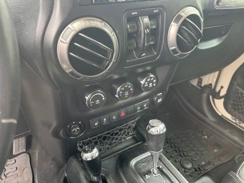 Used 2018 Jeep Wrangler Unlimited Sahara AWD/4WD image 22