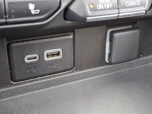 Used 2023 Chevrolet Suburban Z71 w/ Z71 Off-Road Package image 27