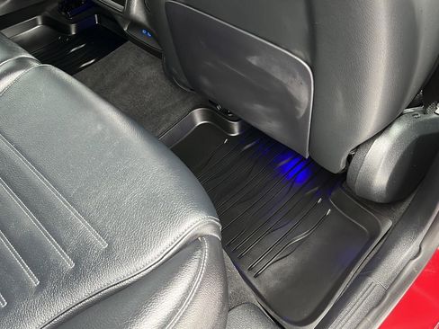 Used 2024 Mercedes-Benz GLC 300 4MATIC image 31