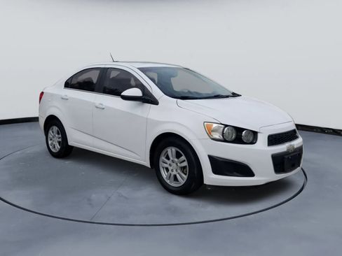 Used 2015 Chevrolet Sonic LT FWD image 3