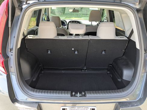Used 2022 Kia Soul LX FWD image 25