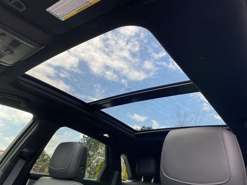 Used 2024 Cadillac XT5 Premium Luxury w/ Technology Package image 9