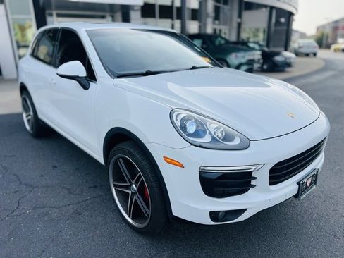 Used 2016 Porsche Cayenne image 4
