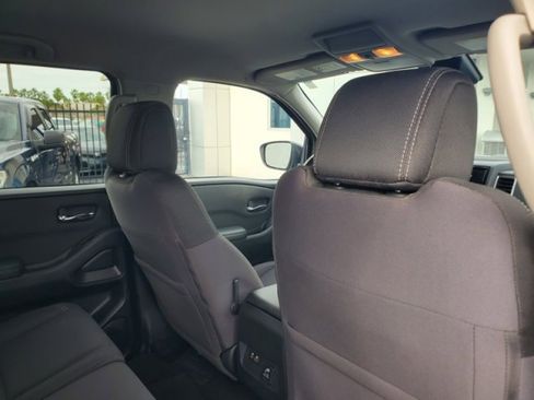 Used 2022 Nissan Frontier SV image 29