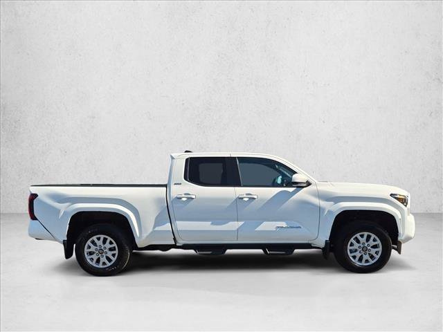 Certified 2025 Toyota Tacoma SR5 AWD/4WD image 4