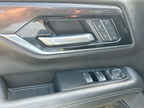 Used 2025 GMC Yukon Elevation w/ LPO, Elevation Black Package image 13