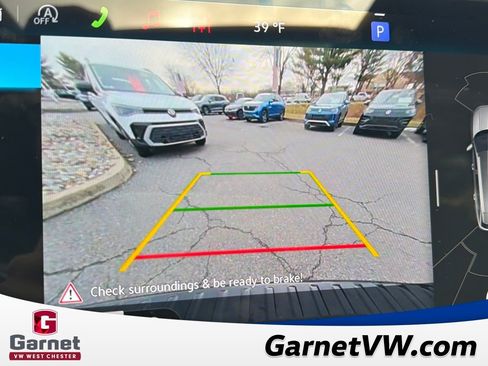 Used 2025 Volkswagen Tiguan SE R-Line image 19